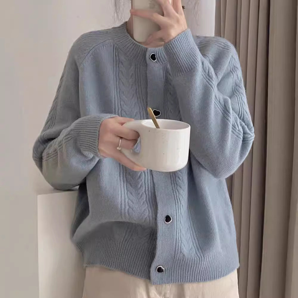 Damernas grovstickad cardigan med hjärtkknäppning och fin struktur Mirla-Eva Jonsson