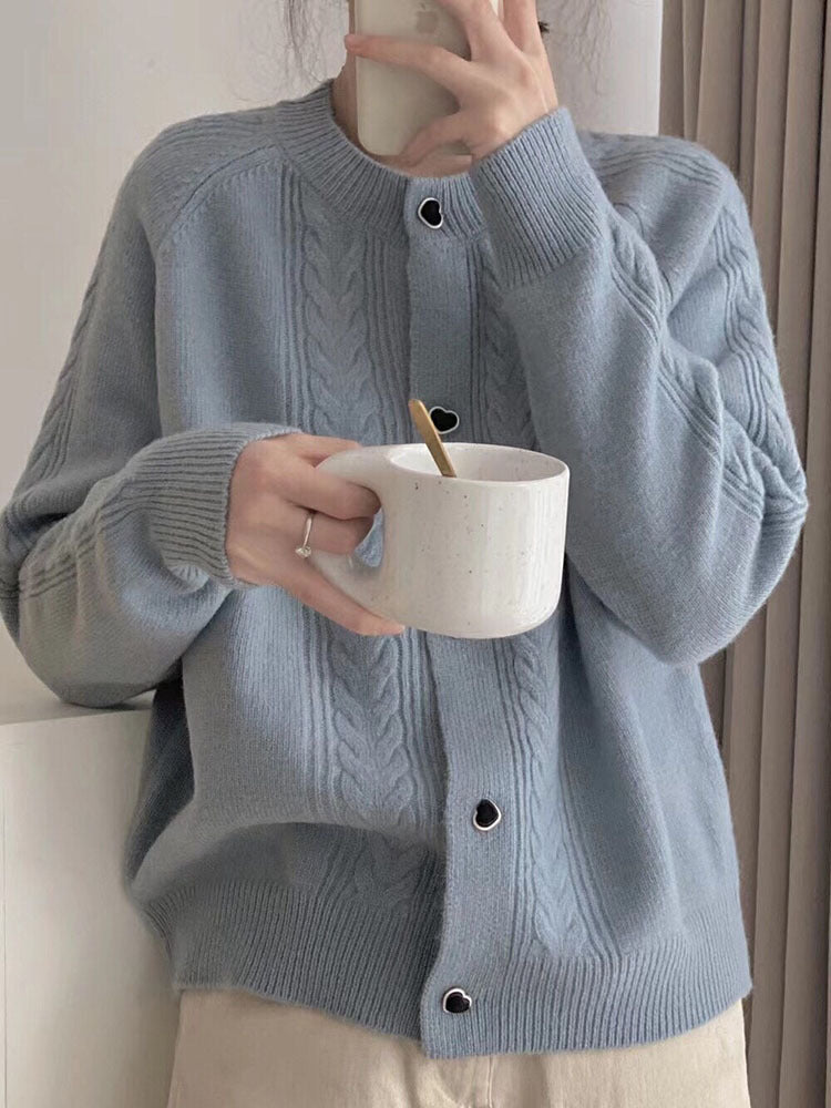 Damernas grovstickad cardigan med hjärtkknäppning och fin struktur Mirla-Eva Jonsson