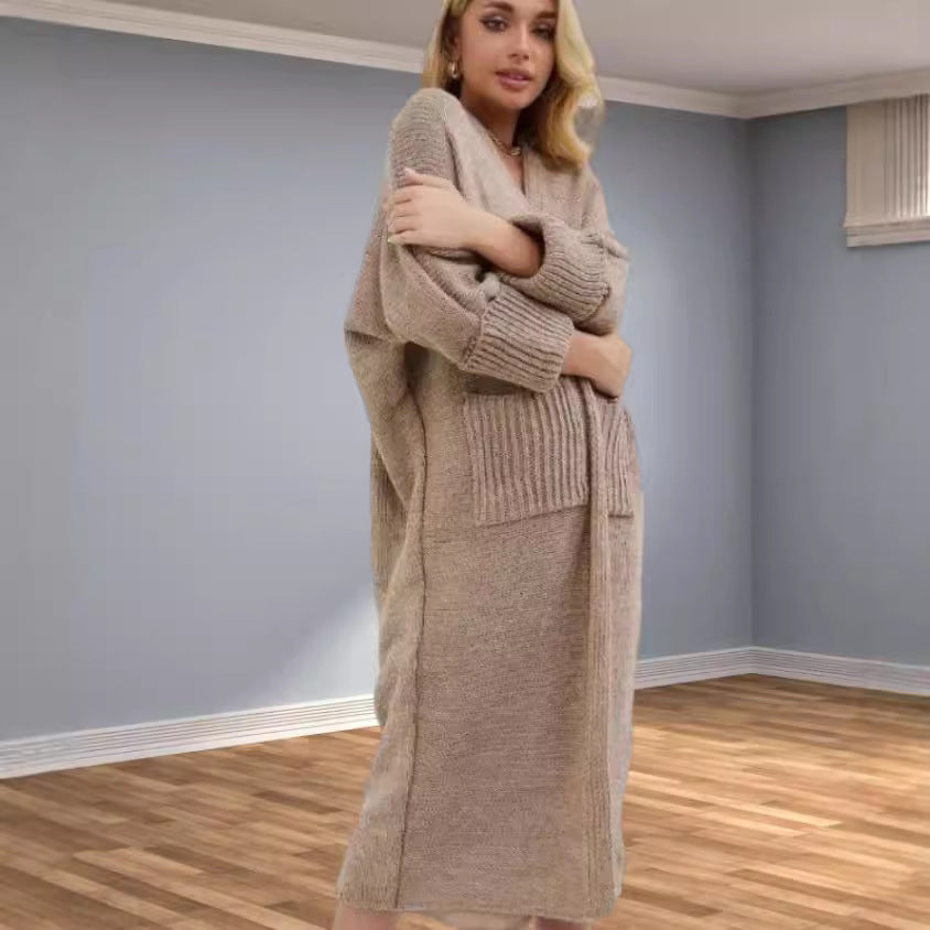 Damernas grovstickad kimono med praktiska fickor och lös passform Mirla-Eva Jonsson