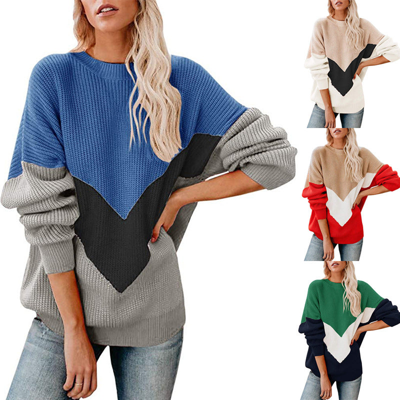 Damernas grovstickad tröja med V-format färgdesign Mirla-Eva Jonsson