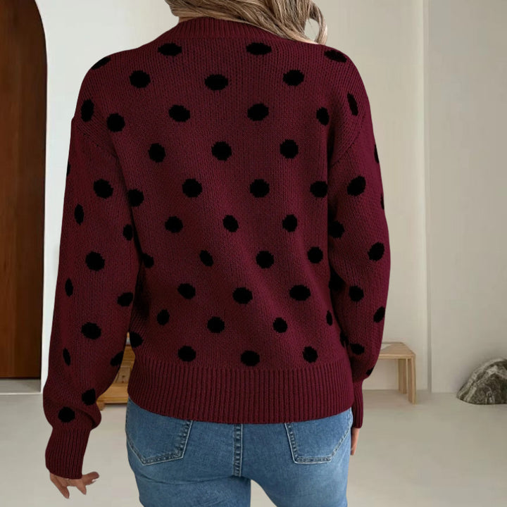Damernas grovstickad tröja med prickigt mönster och avslappnad passform Mirla-Eva Jonsson
