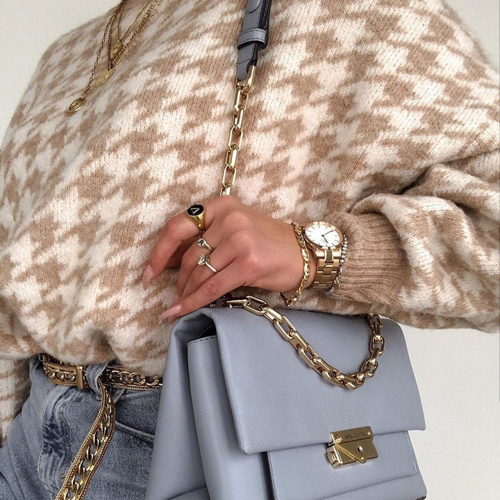 Damernas grovt stickade tröja med modernt hönsnätsmönster Eva Jonsson-Eva Jonsson