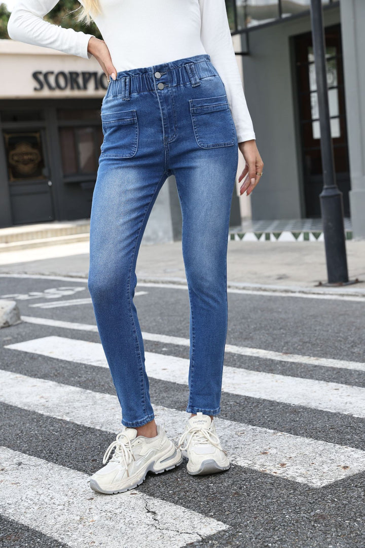 Damernas high-waist jeans med elastisk midja och praktiska fickor Mirla-Eva Jonsson