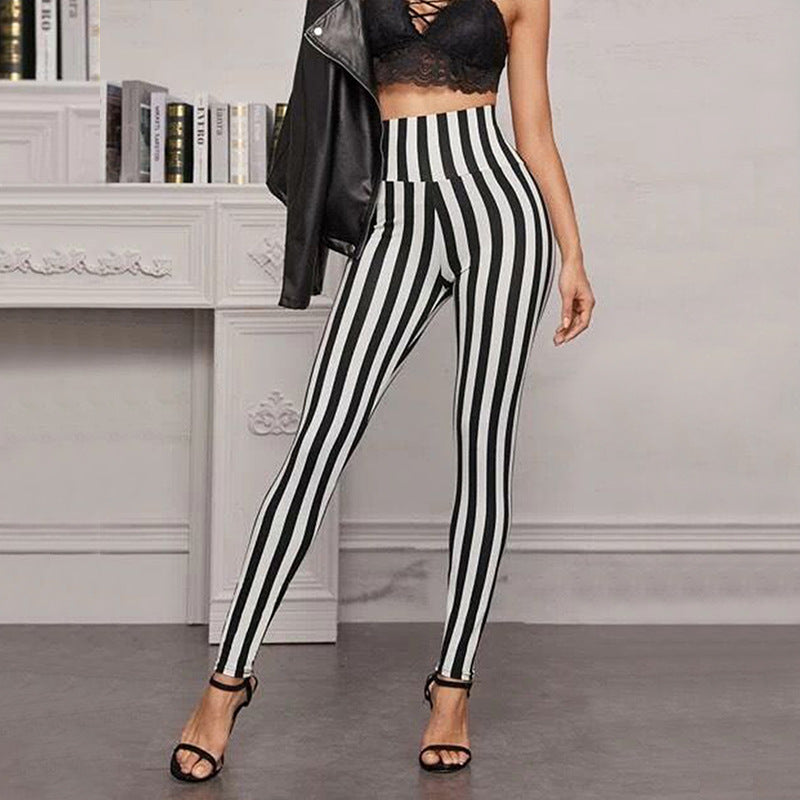Damernas hög midje leggings med grafiskt randmönster och figursydd design Mirla-Eva Jonsson