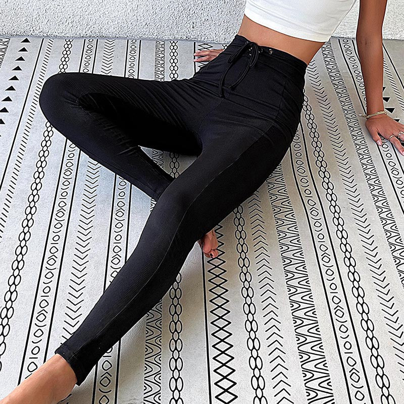 Damernas höga yogabyxor med elastisk midja och ribbad struktur Mirla-Eva Jonsson