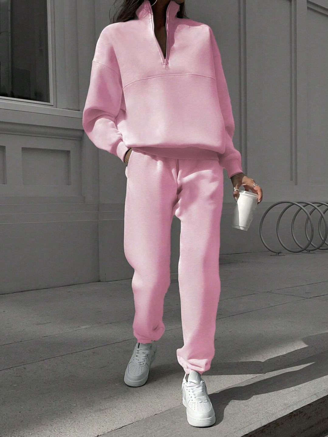 Damernas högkvalitativa ståkrage sweatshirt set med dragkedja Mirla-Eva Jonsson