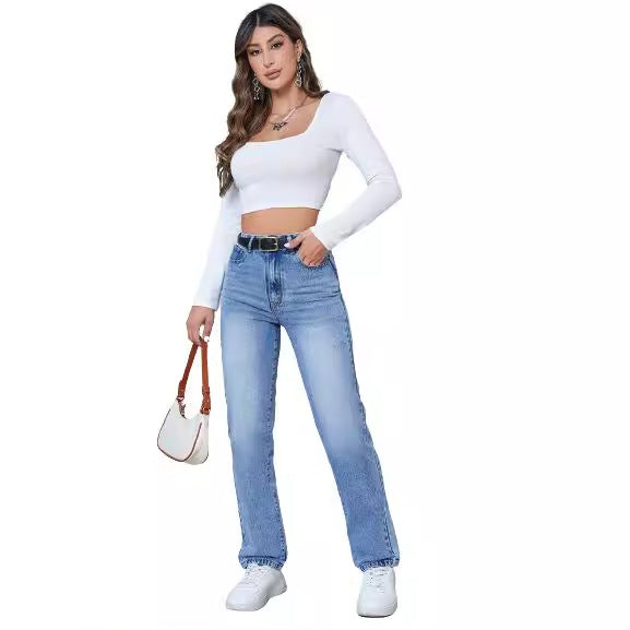 Damernas högmidjade jeans i en modern rak modell Mirla-Eva Jonsson