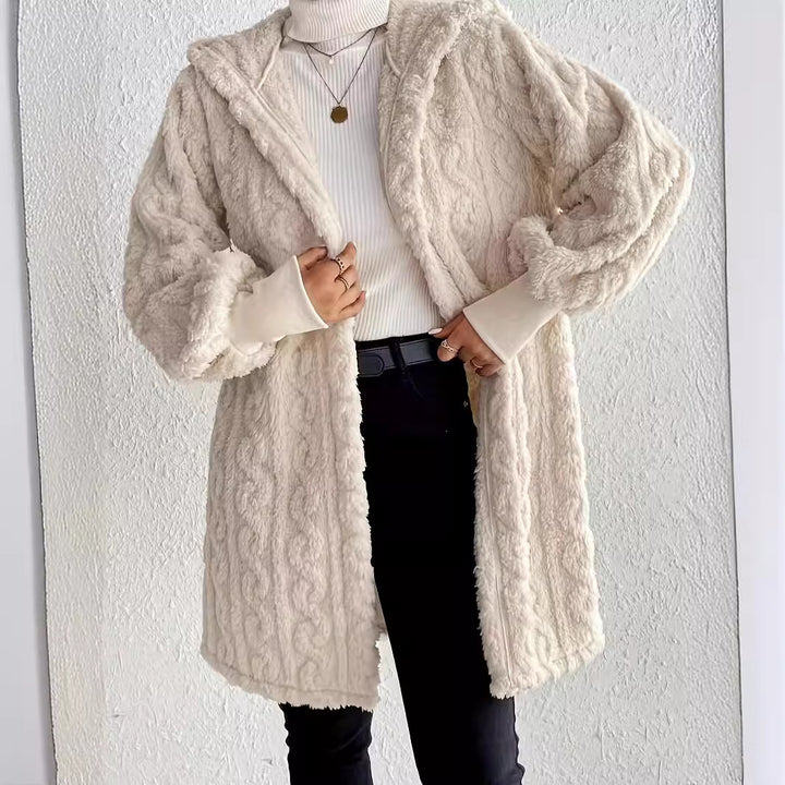 Damernas hoodie kappa i mjukt plyschmaterial med strukturerad design Mirla-Eva Jonsson