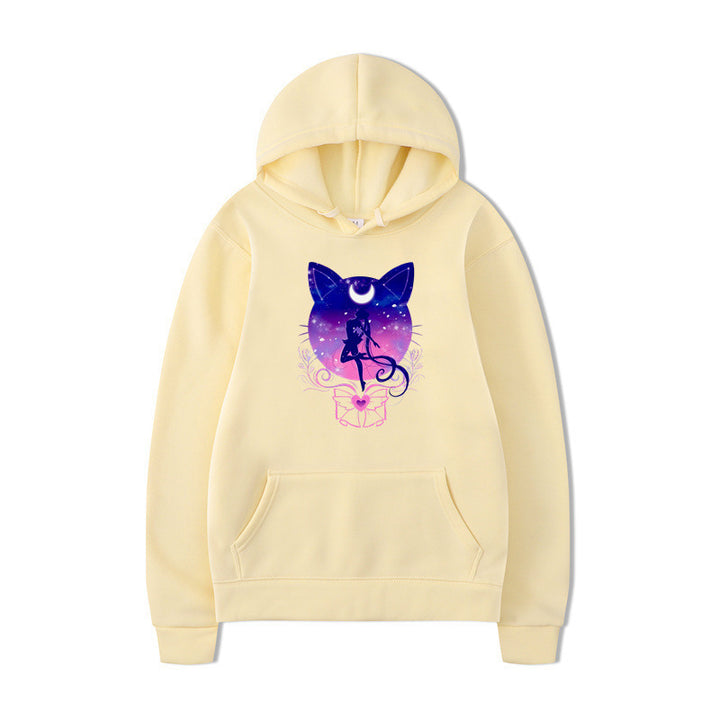 Damernas hoodie med konstnärlig kattdesign och bekväm passform Mirla-Eva Jonsson