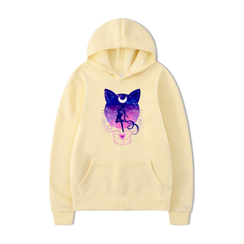 Damernas hoodie med konstnärlig kattdesign och bekväm passform Mirla-Eva Jonsson