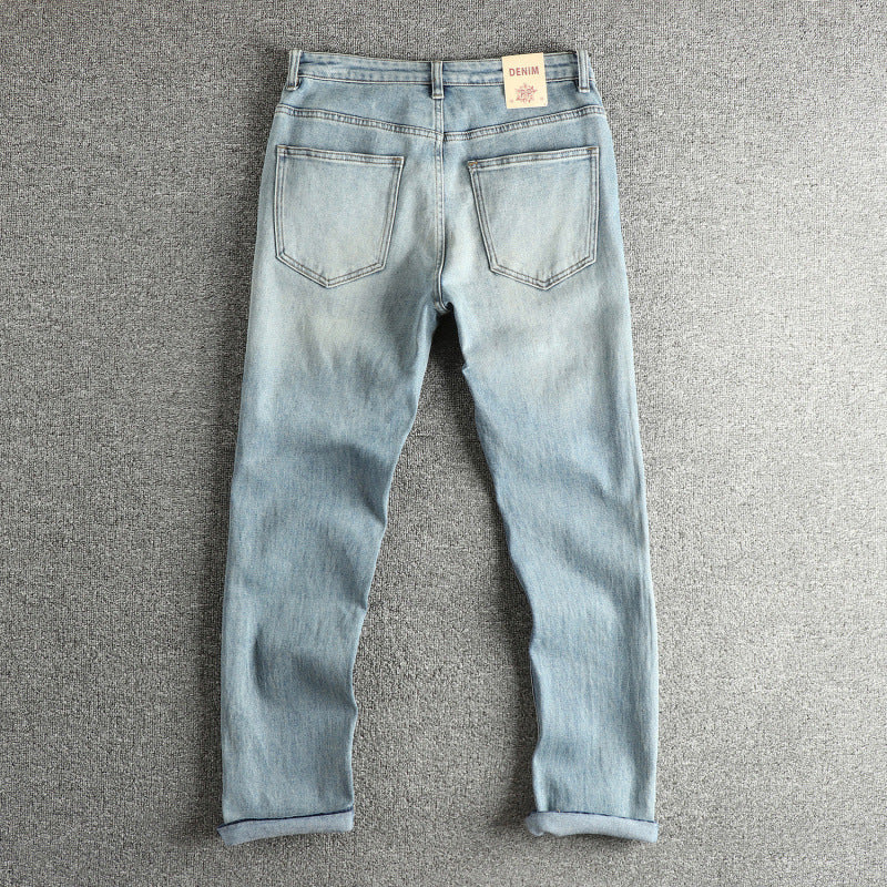 Damernas jeansbyxor i modern slim fit med avslappnad design och hög midja Mirla-Eva Jonsson