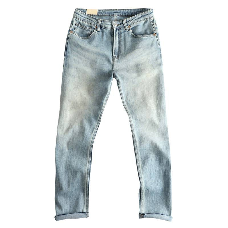 Damernas jeansbyxor i modern slim fit med avslappnad design och hög midja Mirla-Eva Jonsson