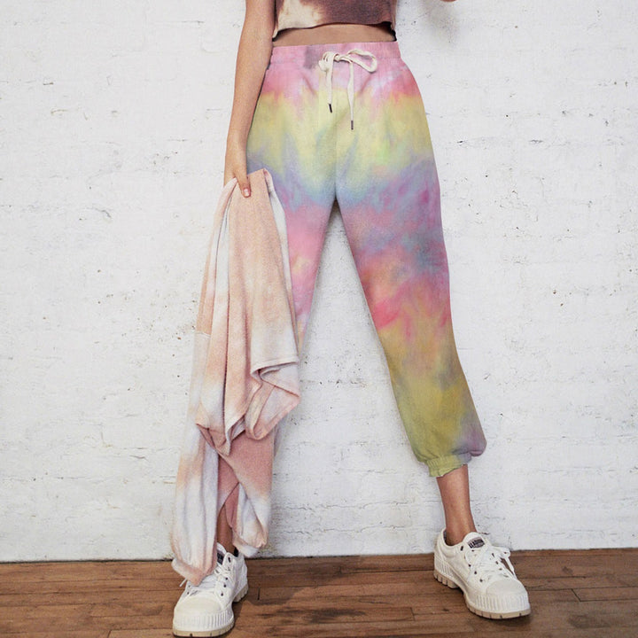 Damernas joggingbyxor i kreativ batikdesign med elastisk midja och praktiska fickor Mirla-Eva Jonsson