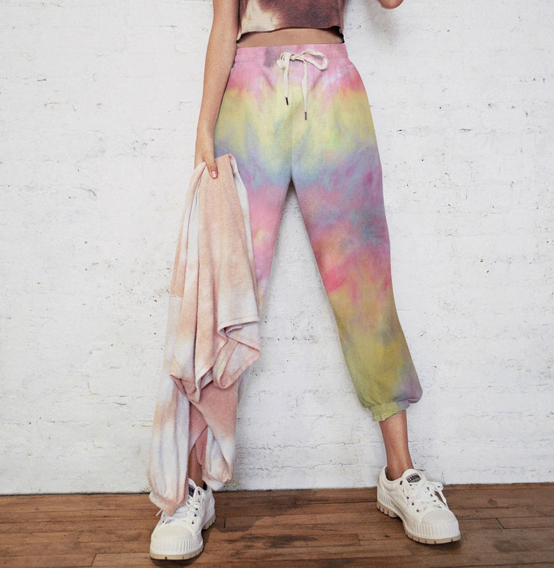 Damernas joggingbyxor i kreativ batikdesign med elastisk midja och praktiska fickor Mirla-Eva Jonsson
