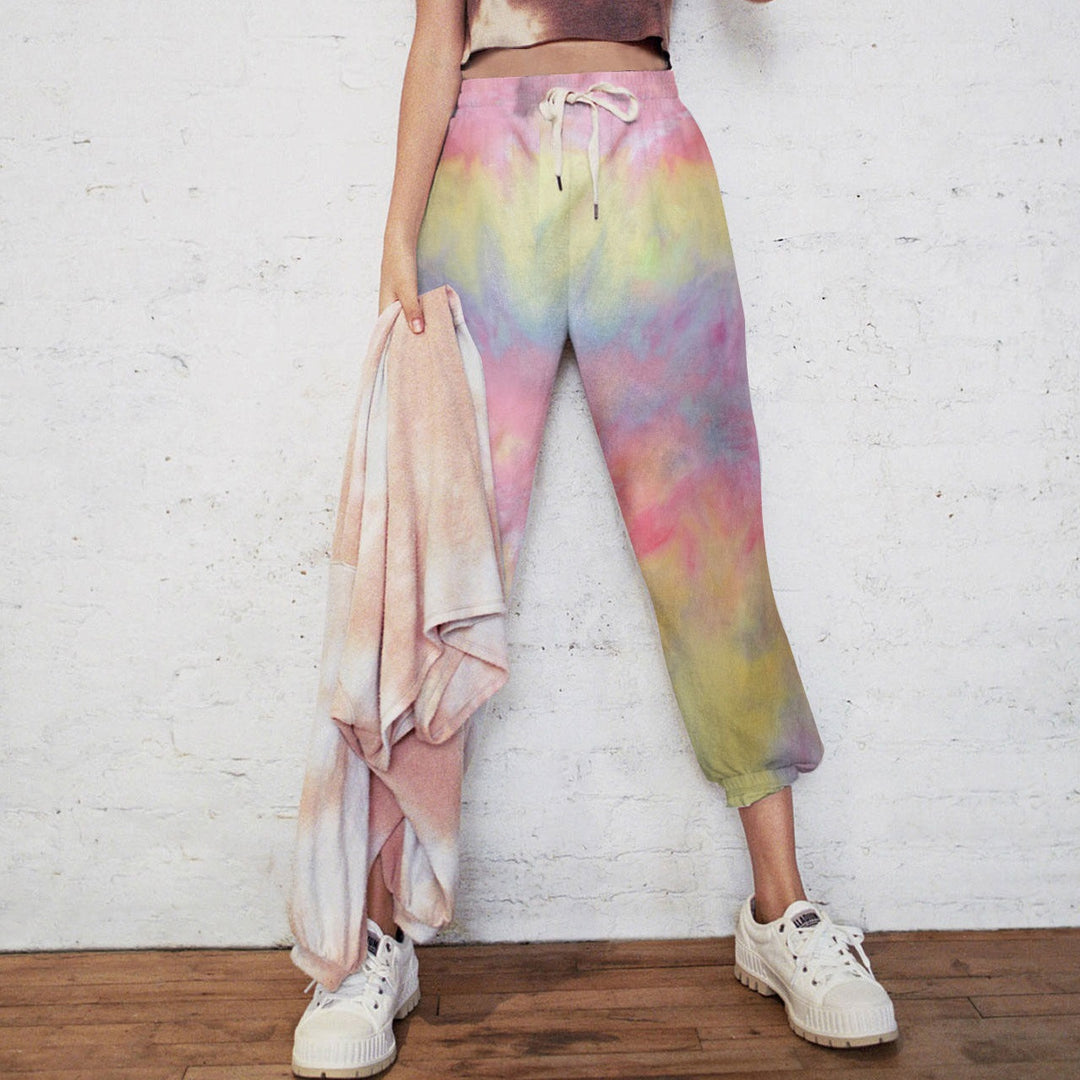 Damernas joggingbyxor i kreativ batikdesign med elastisk midja och praktiska fickor Mirla-Eva Jonsson