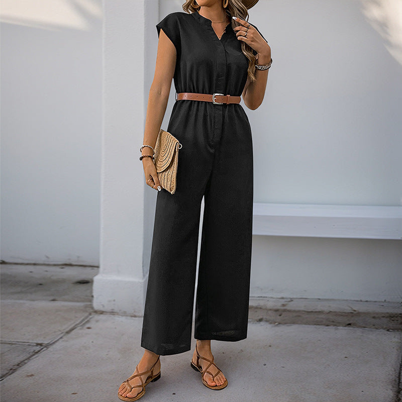 Damernas jumpsuit med elegant midjebälte och modern V-ringning Mirla-Eva Jonsson