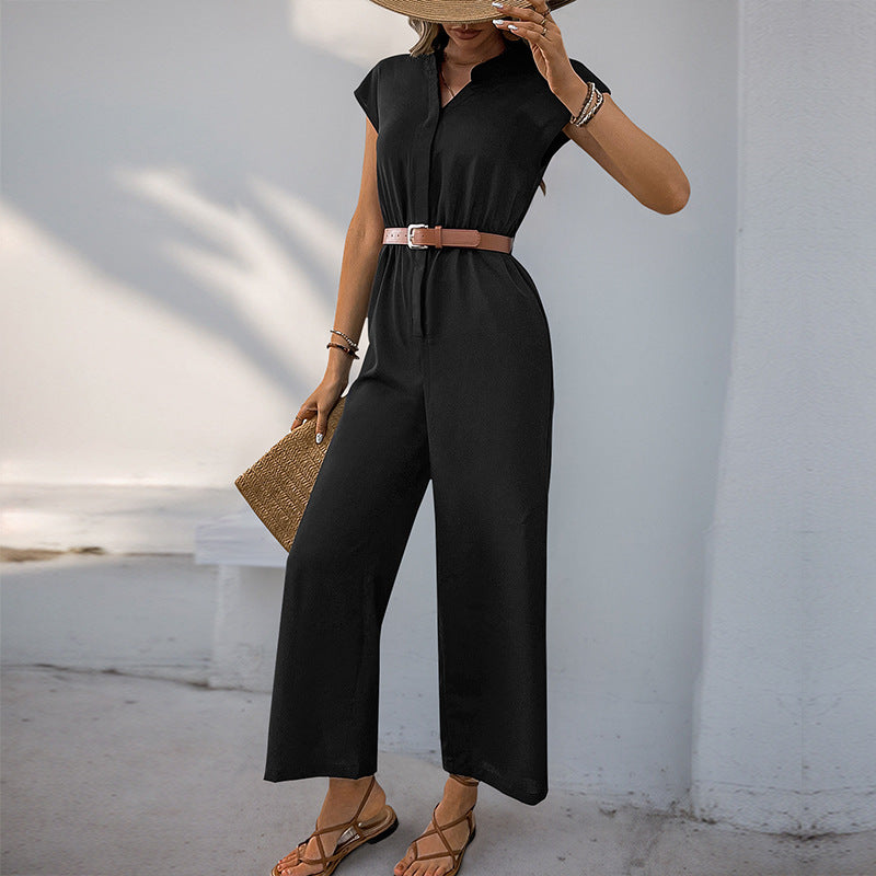 Damernas jumpsuit med elegant midjebälte och modern V-ringning Mirla-Eva Jonsson