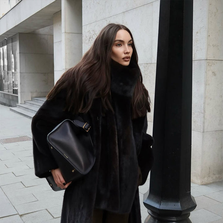 Damernas konstpäls scarf med praktisk vickningsteknik Mirla-Eva Jonsson