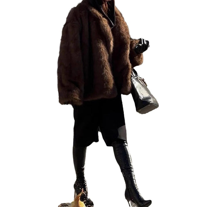 Damernas konstpälsjacka i oversized design med avslappnad passform Mirla-Eva Jonsson