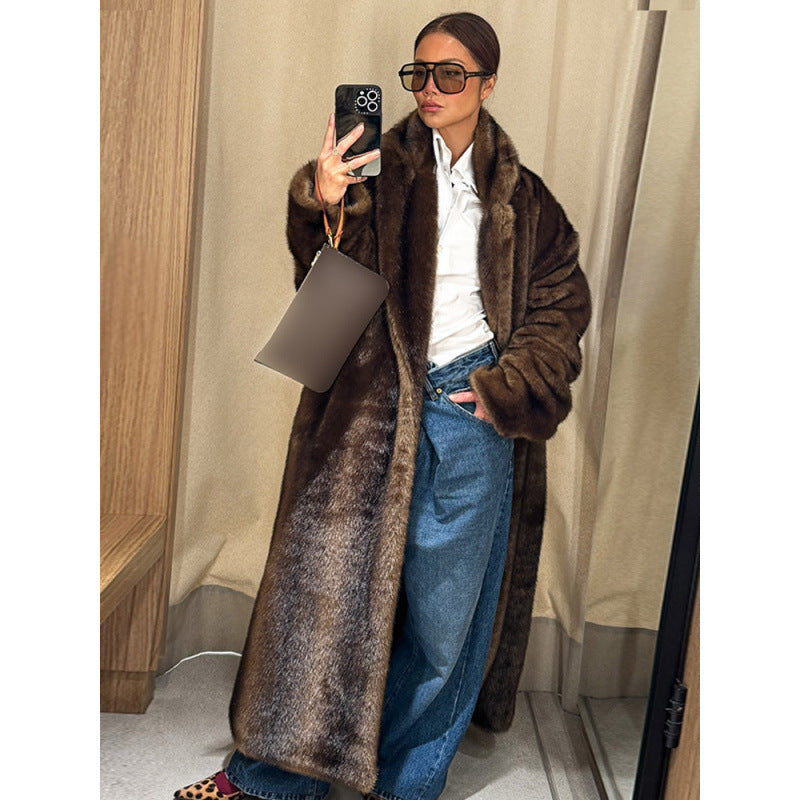 Damernas konstpälsrock i lyxig oversized stil Mirla-Eva Jonsson