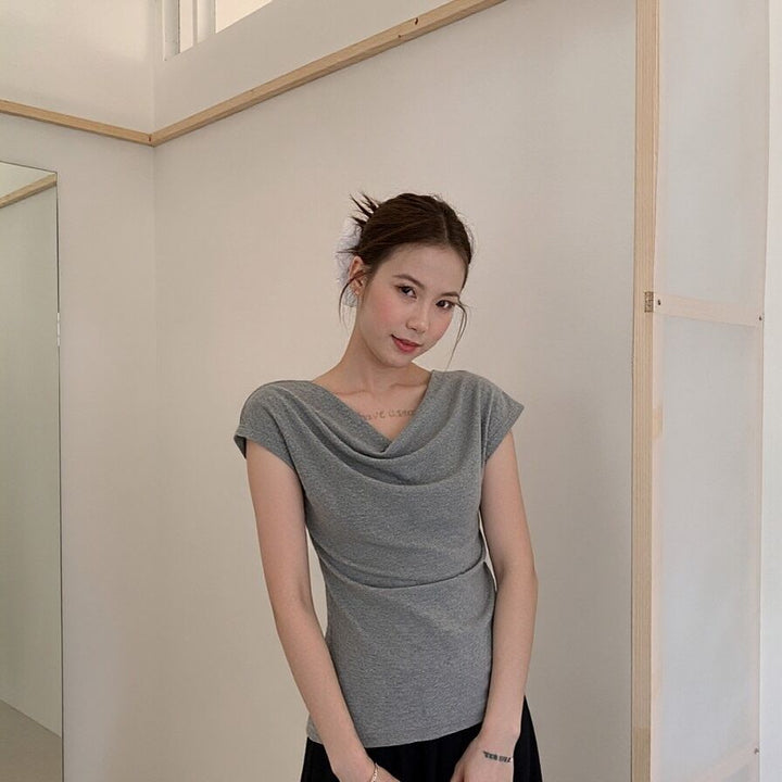 Damernas kortärmad T-shirt med rynkor slim fit-Eva Jonsson