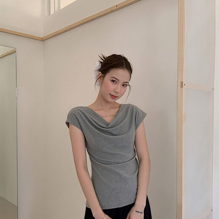 Damernas kortärmad T-shirt med rynkor slim fit-Eva Jonsson