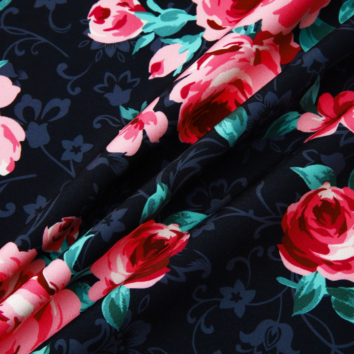 Damernas kortärmad blus med blommönster och bekväm passform Mirla-Eva Jonsson