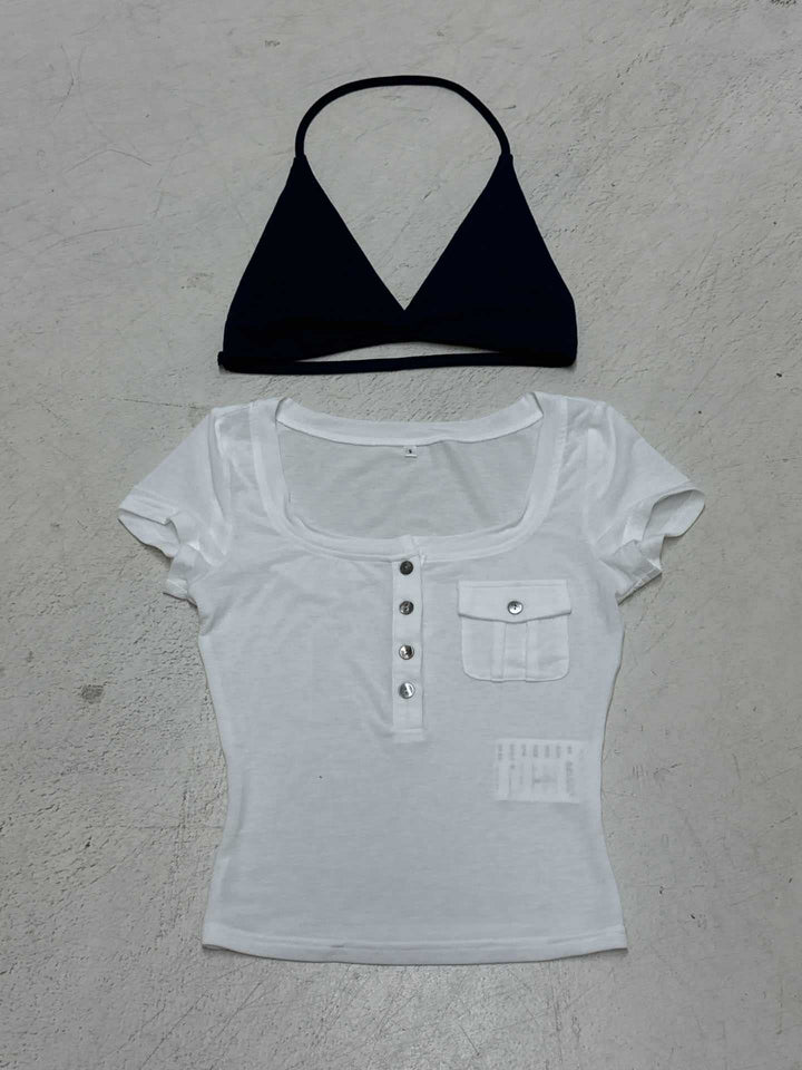 Damernas kortärmad blus med trendig Henley-design och praktisk bröstficka Mirla-Eva Jonsson