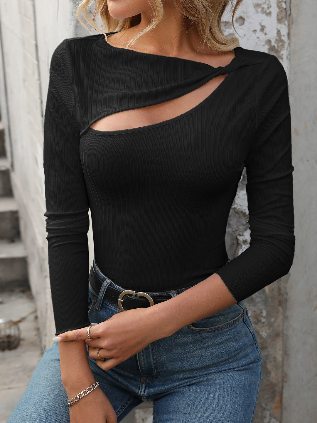 Damernas långärmad T-shirt med asymmetrisk skärning och dekorativt urklipp Eva Jonsson-Eva Jonsson