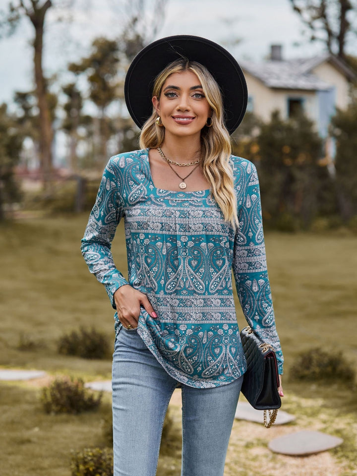 Damernas långärmad blus med fyrkantig halsringning och lekfull floral design Eva Jonsson-Eva Jonsson