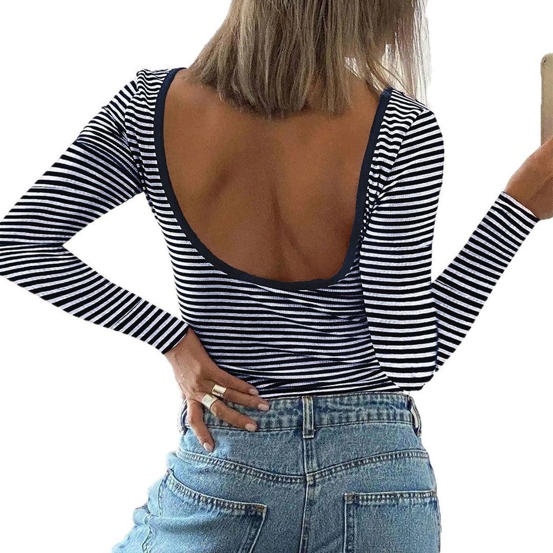 Damernas långärmad bodysuit med djup ryggutskärning och randig design Mirla-Eva Jonsson