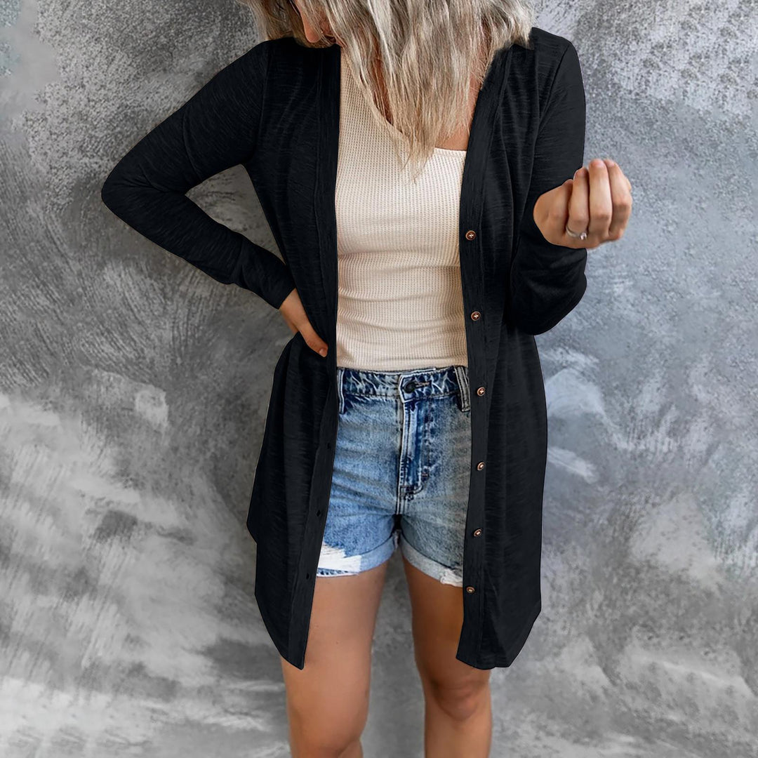 Damernas långärmad cardigan med modiga knapppdetaljer och asymmetrisk fåll Eva Jonsson-Eva Jonsson
