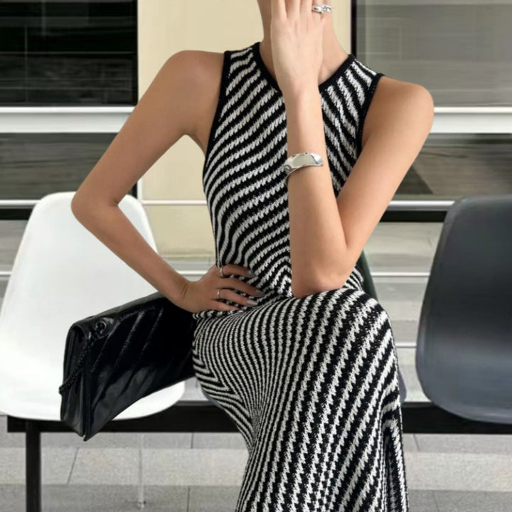 Damernas långärmad hängklänning med raffinerat zigzag-mönster Eva Jonsson-Eva Jonsson