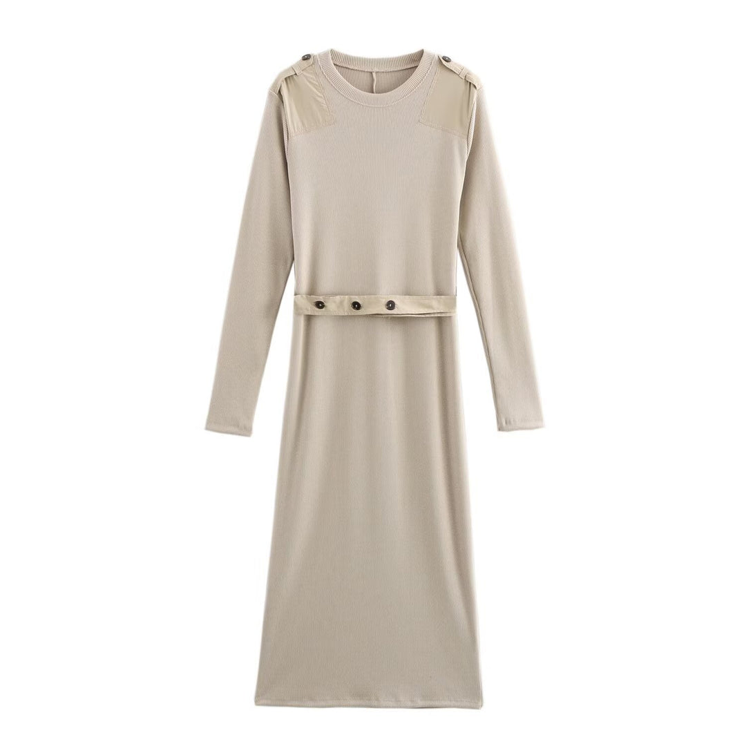 Damernas långärmad klänning med dekorativt bälte och axeldetaljer Eva Jonsson-Eva Jonsson
