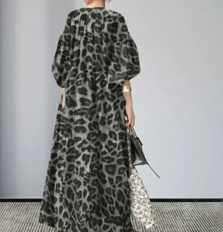 Damernas långärmad maxiklänning i iögonfallande leopardmönster Eva Jonsson-Eva Jonsson
