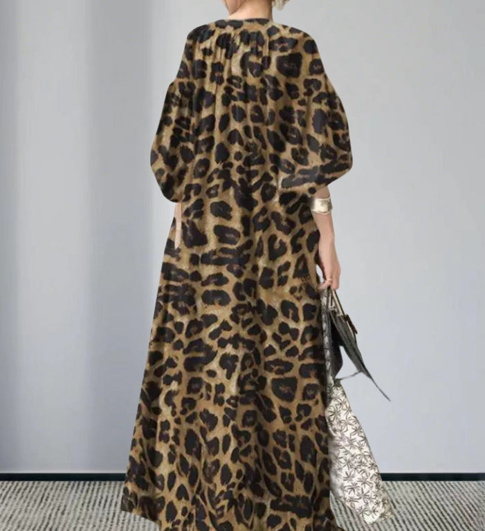 Damernas långärmad maxiklänning i iögonfallande leopardmönster Eva Jonsson-Eva Jonsson
