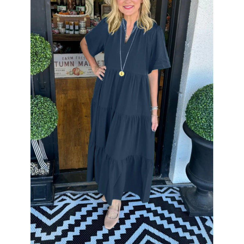 Damernas långärmad maxiklänning med V-hals och volangdetalj Eva Jonsson-Eva Jonsson