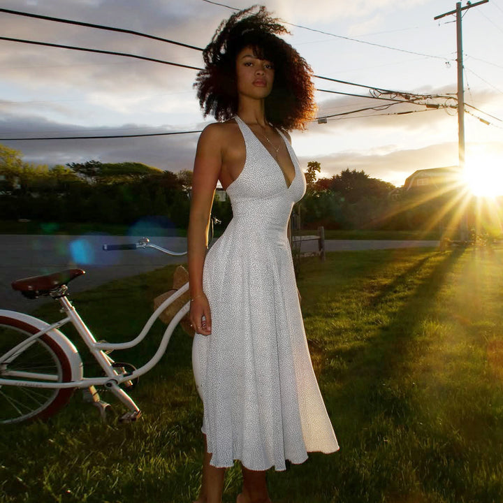 Damernas långärmad maxiklänning med djup V-halsringning och sportig halter Eva Jonsson-Eva Jonsson