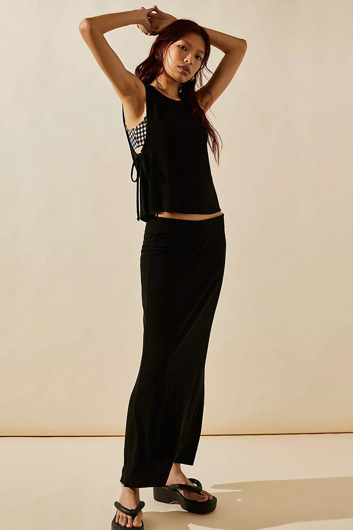 Damernas långärmad maxiklänning med elegant ryggsnitt och justerbar midjesnörning Eva Jonsson-Eva Jonsson