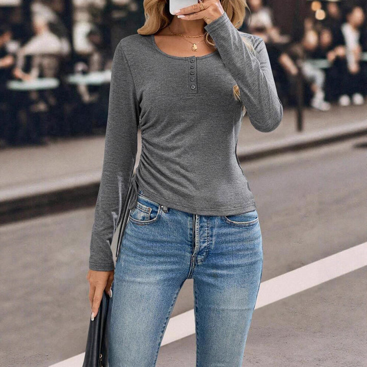 Damernas långärmad tröja med knappslå och figurnära passform Eva Jonsson-Eva Jonsson