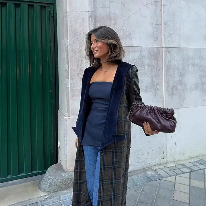 Damernas långblazer med elegant rutmönster och sammetskrage Eva Jonsson-Eva Jonsson