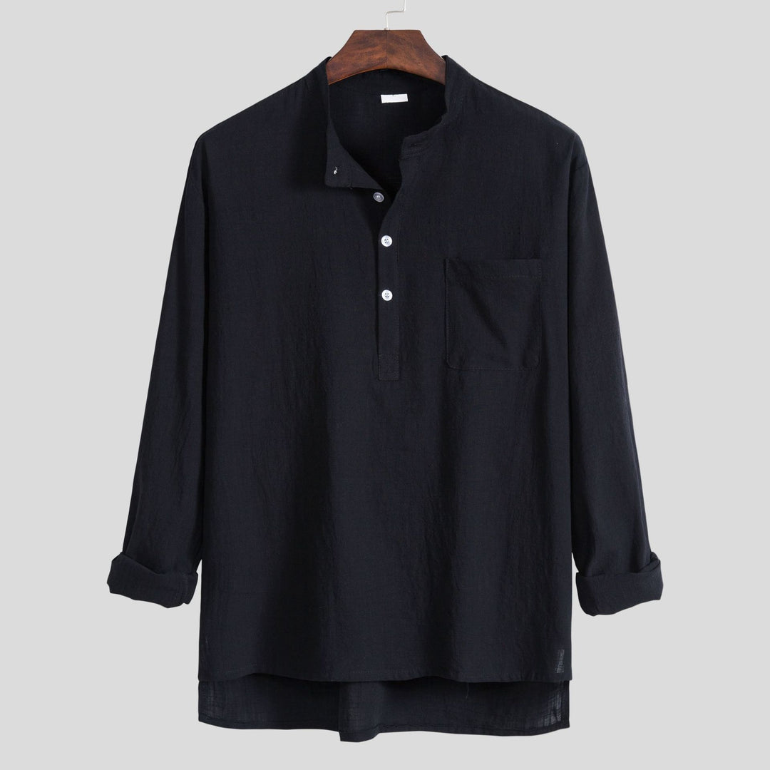 Damernas lätta långärmad blus med modern Henley-utsärning och praktisk bröstficka Mirla-Eva Jonsson
