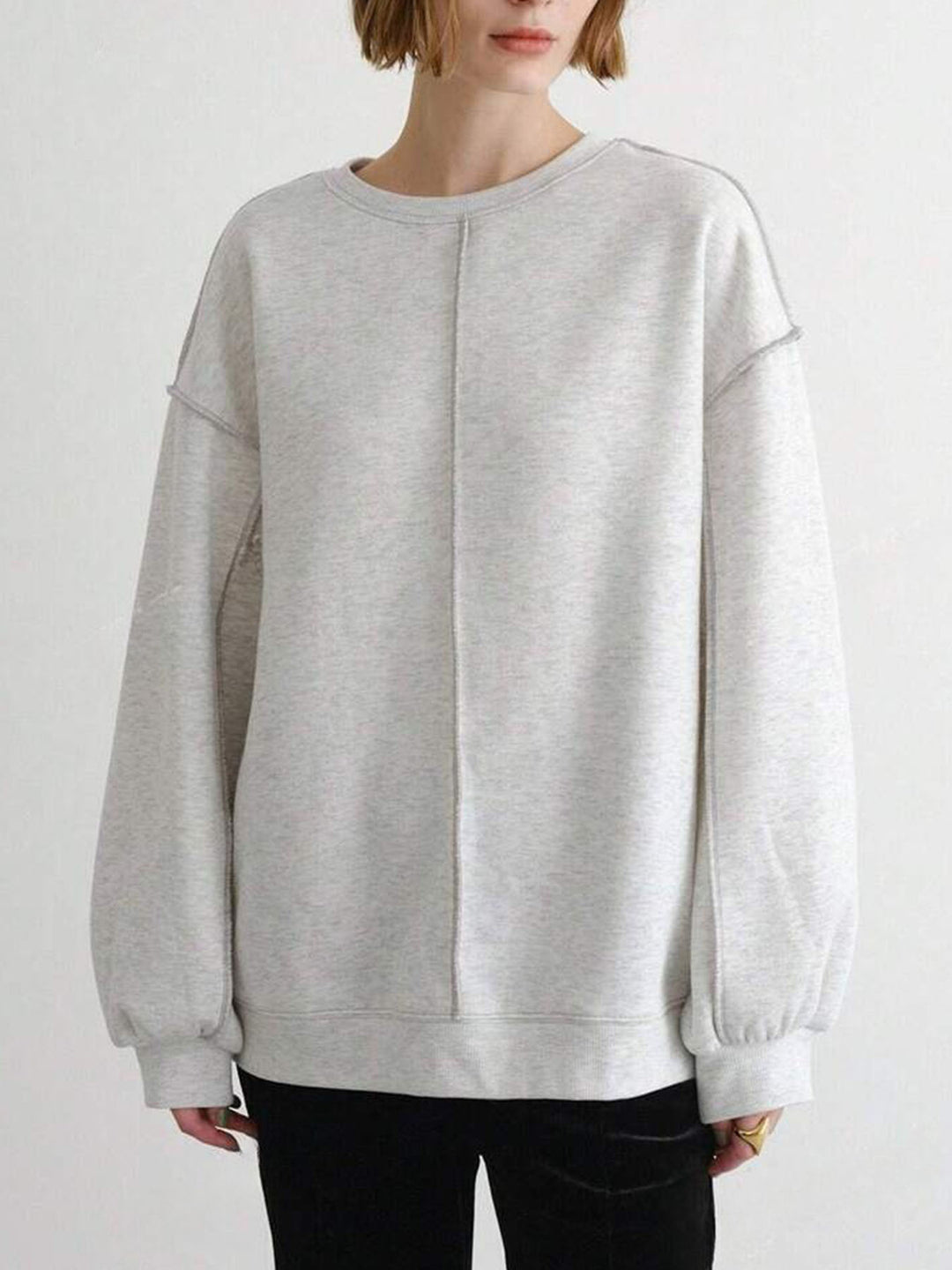 Damernas ledig pullover med lös passform och ballongärmar Mirla-Eva Jonsson