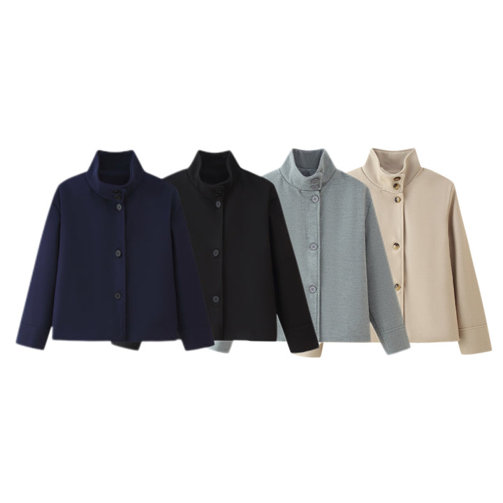 Damernas lediga övergångsjacka med snygg ståkrage och dekorativa knapparDETALJER Eva Jonsson-Eva Jonsson