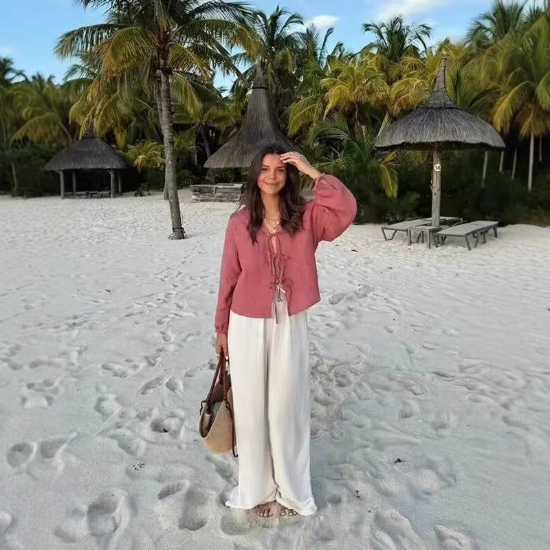 Damernas lösa topp med elegant snörningsdetalj Mirla-Eva Jonsson