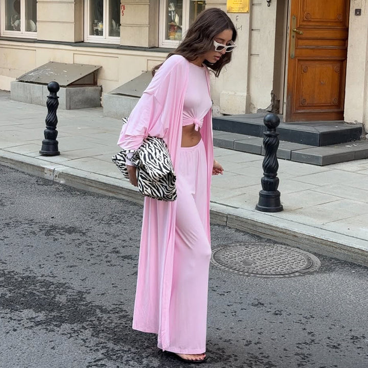 Damernas loungemode-kombination med vidskuret överdel och vida byxor Eva Jonsson-Eva Jonsson