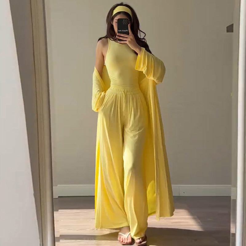 Damernas loungewear-kombination med flödande kimono och bekväm byxa Mirla-Eva Jonsson