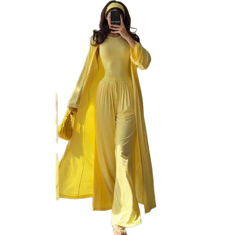 Damernas loungewear-kombination med flödande kimono och bekväm byxa Mirla-Eva Jonsson