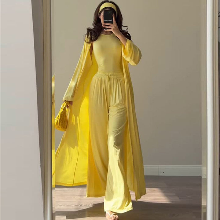 Damernas loungewear-kombination med flödande kimono och bekväm byxa Mirla-Eva Jonsson
