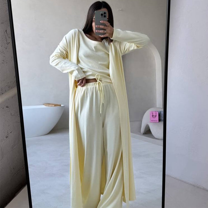 Damernas loungewear-kombination med vid skärning och cropped topp Eva Jonsson-Eva Jonsson